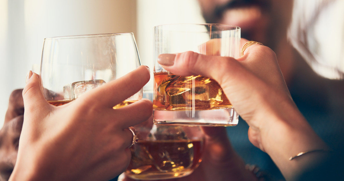 Los minutos que se tarda en quemar las calorías de una cerveza, una copa de vino o un cubata