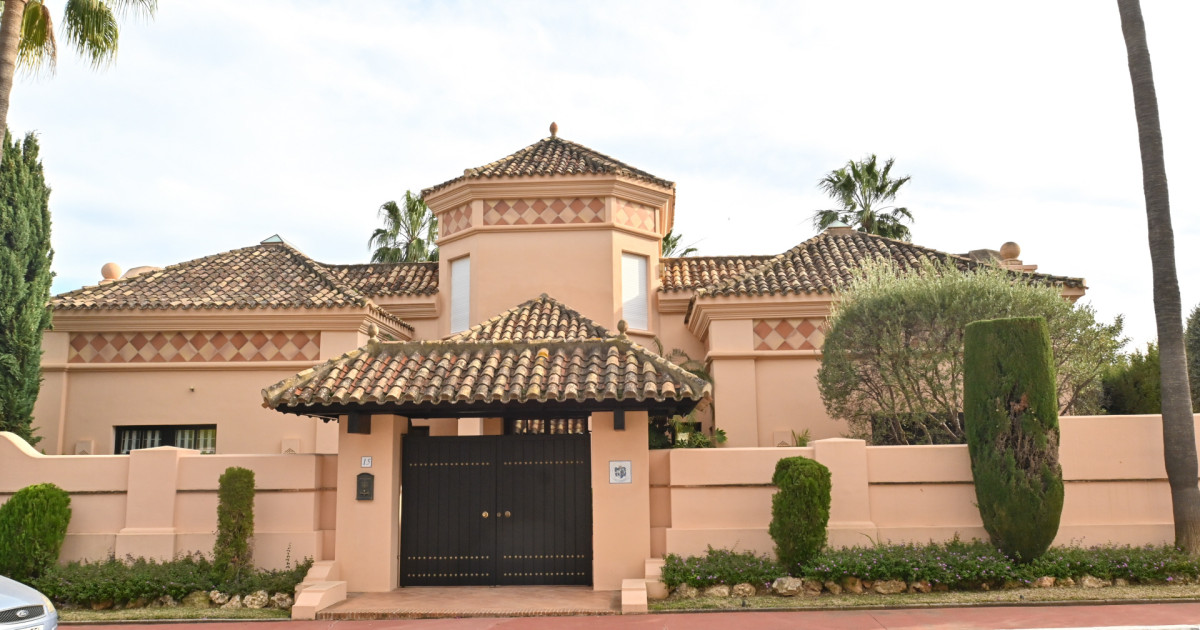 Multan a Djokovic por reformar sin licencia su mansión de Marbella (Málaga)