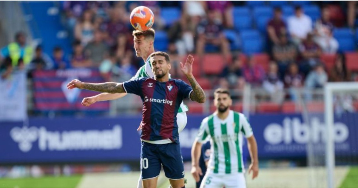 El Córdoba CF se afea a sí mismo en la recta final