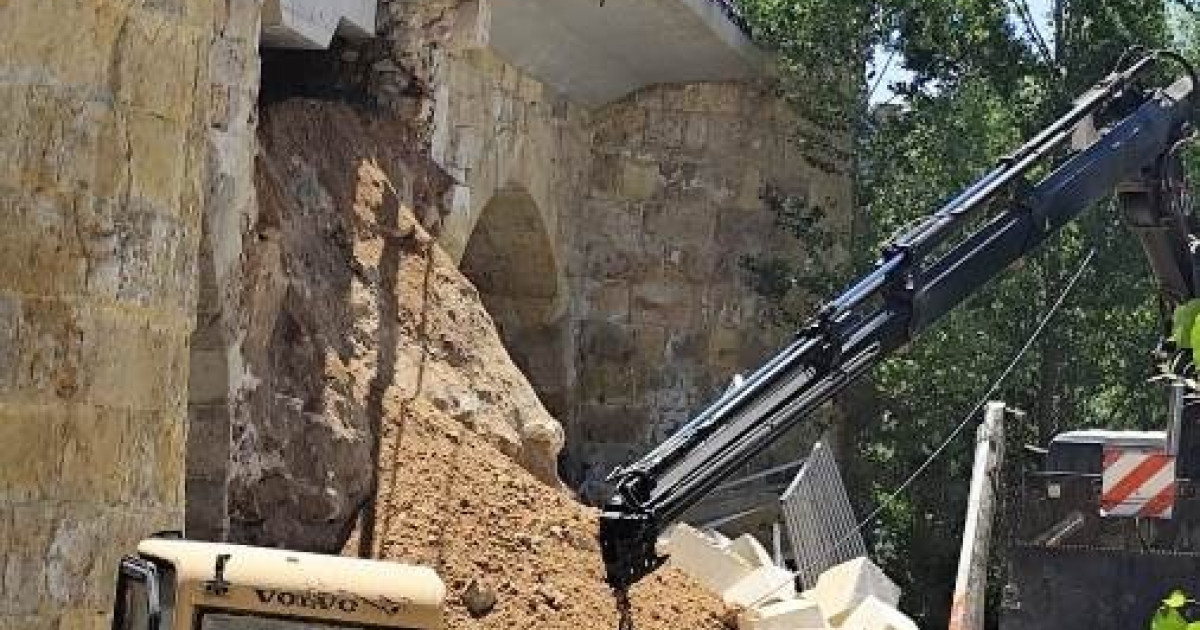 Foto de Puente Medieval en Alcubilla de Avellaneda, Soria