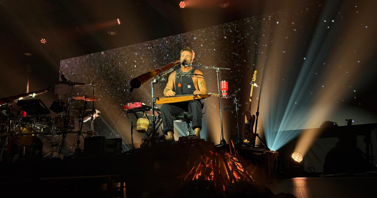 Xavier Rudd Solace Xavier Rudd canta a la naturaleza y a la espiritualidad en el Roig Arena