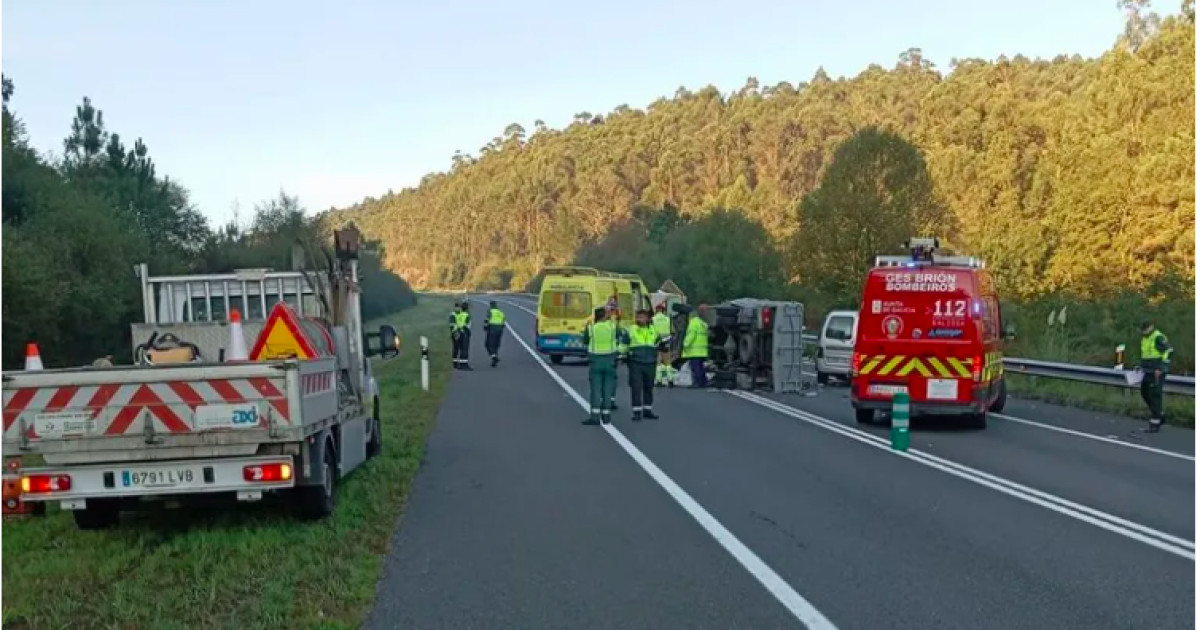 Un muerto y dos heridos en un accidente múltiple entre dos camiones y ...