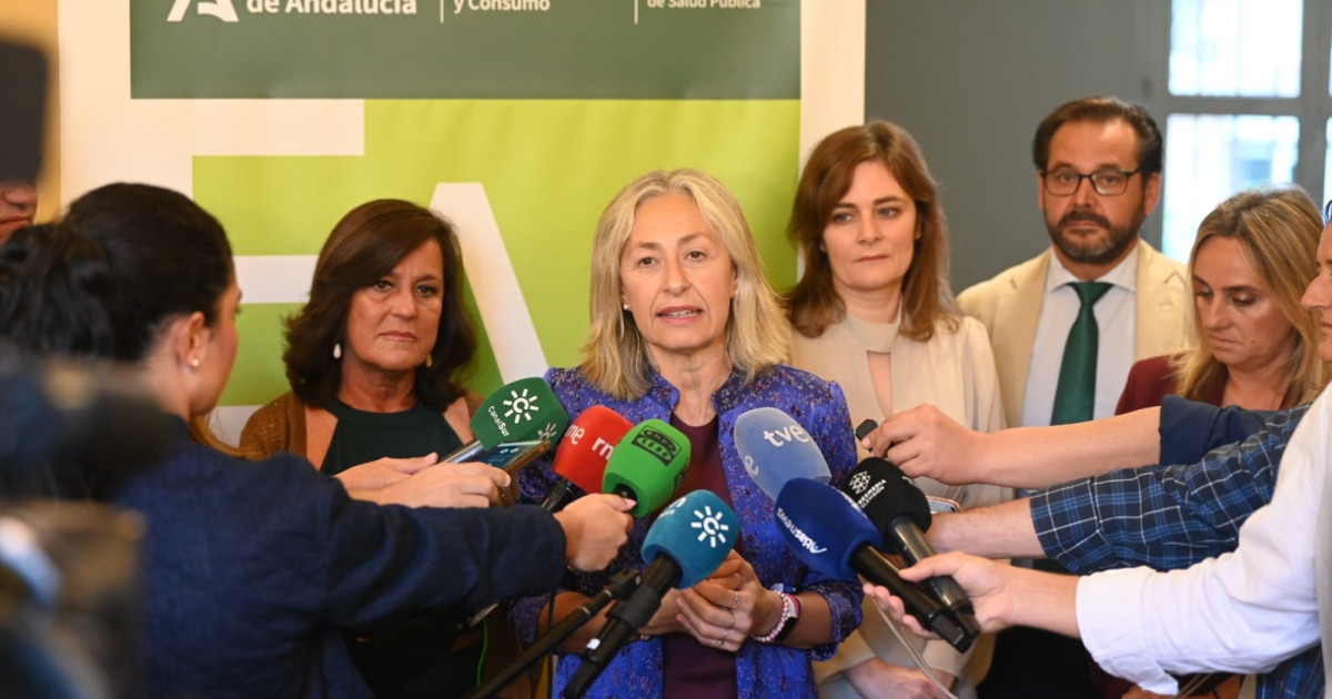 La consejera andaluza de Salud descarta dimitir por el error en el ...