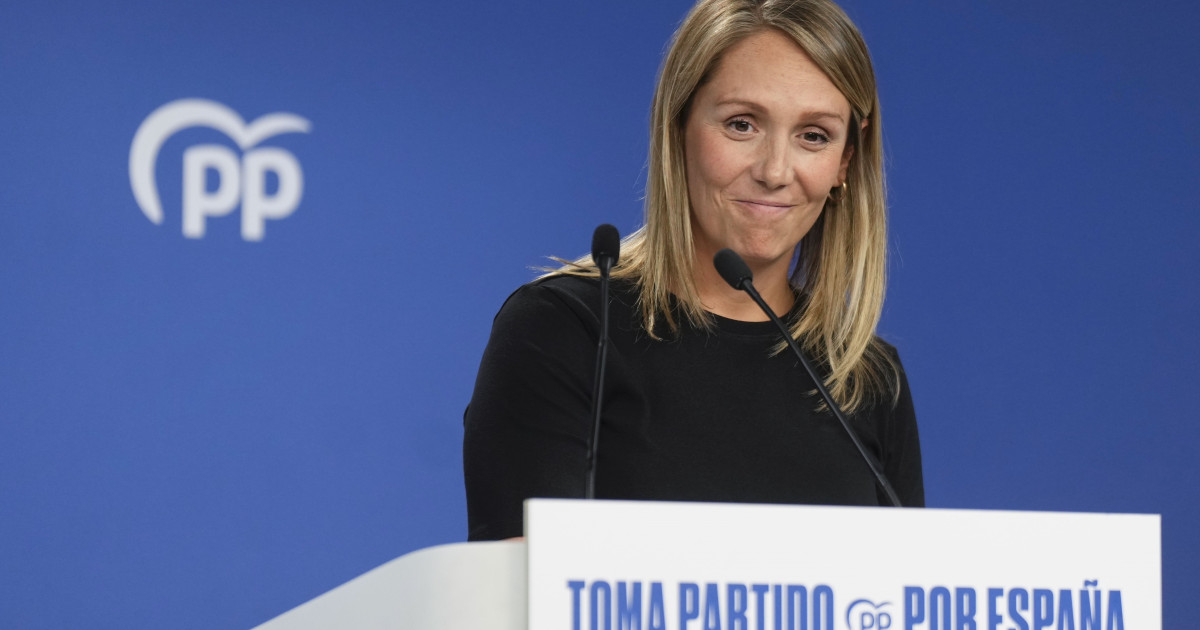 Cuca Gamarra ofrece una rueda de prensa desde la sede del PP, en directo