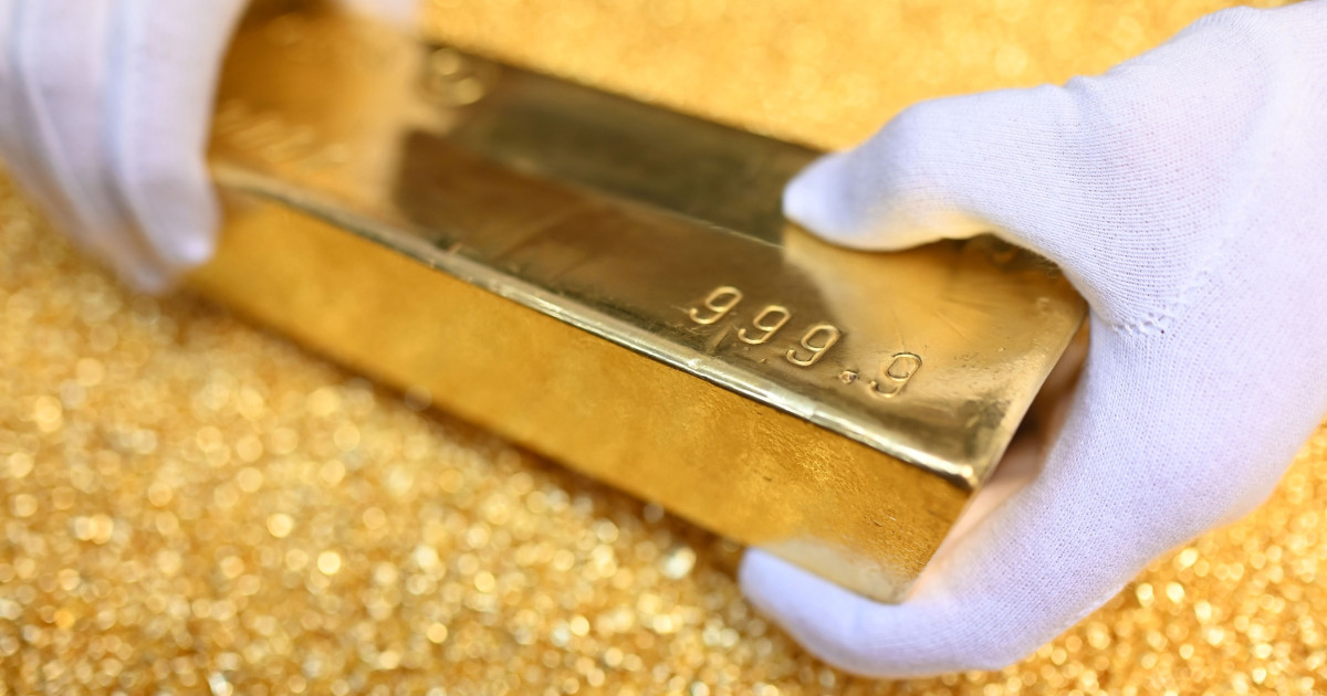 El oro y la plata ahondan sus caídas y borran las ganancias de 2026
