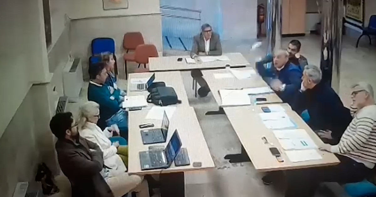 Dimite el concejal que arrojó un vaso al portavoz de Vox en Aranjuez ...