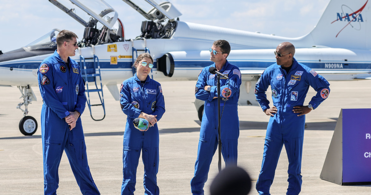 Los astronautas de Artemis II llegan a la base del lanzamiento a la ...