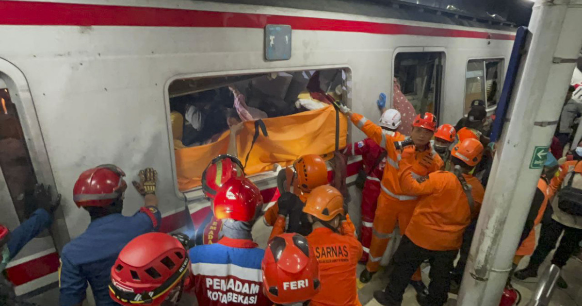 Un choque de trenes deja 14 muertos y decenas de heridos cerca de Yakarta