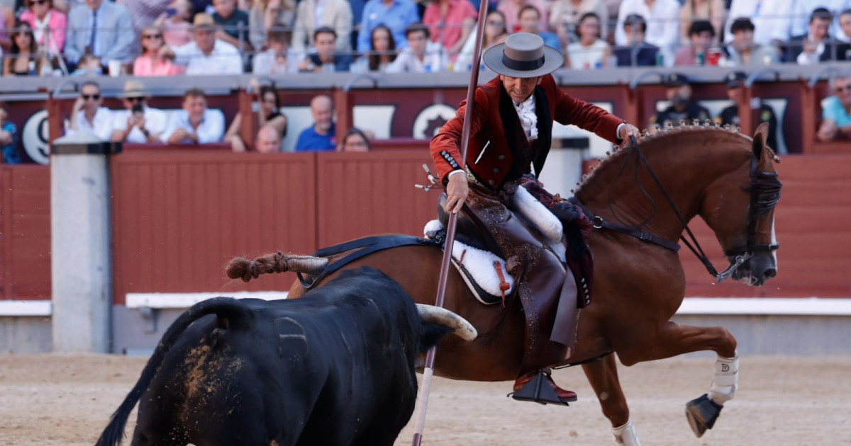 Fin de semana de rejones y la espectacularidad de los toros de Adolfo ...
