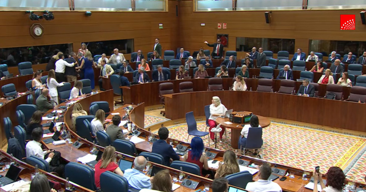 Expulsan del Pleno a un diputado del PSOE tras increpar a otro del PP ...