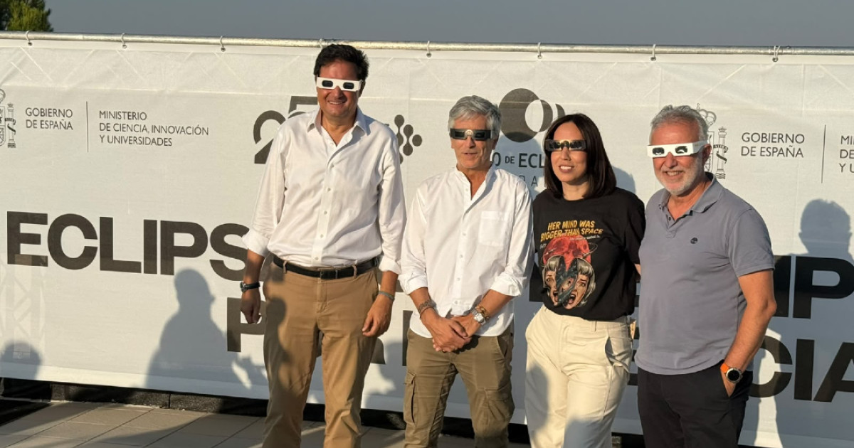 Ayuso acusa a los ministros de irse «de fiesta a cuerpo de rey» en el acto por el eclipse
